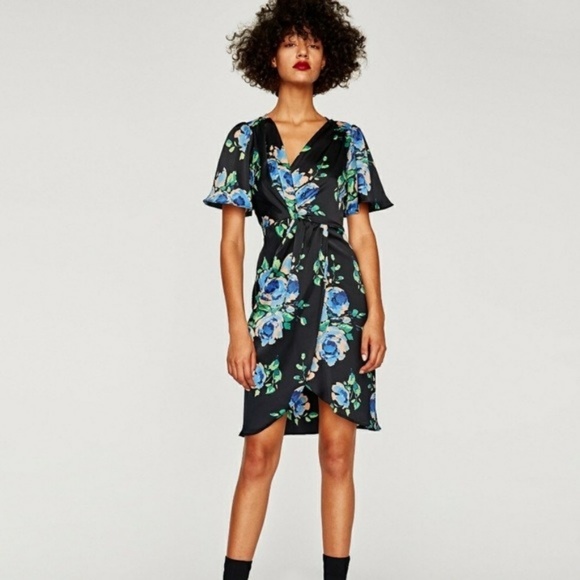 Zara Dresses & Skirts - PRICE DROP Zara Basic Floral Dress